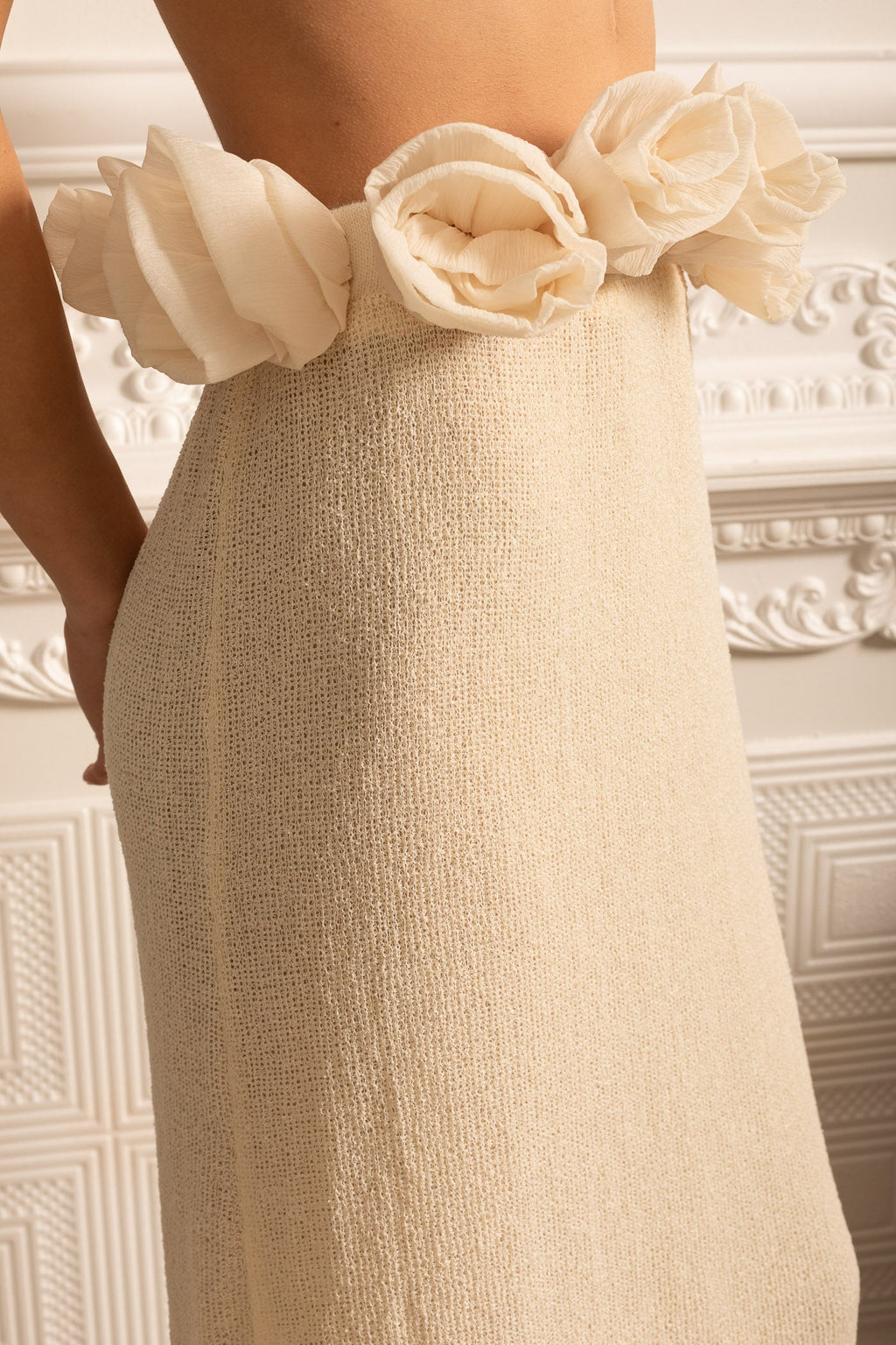 High-Waisted Knit Skirt With 3D Flowers Appliques - Ivoire