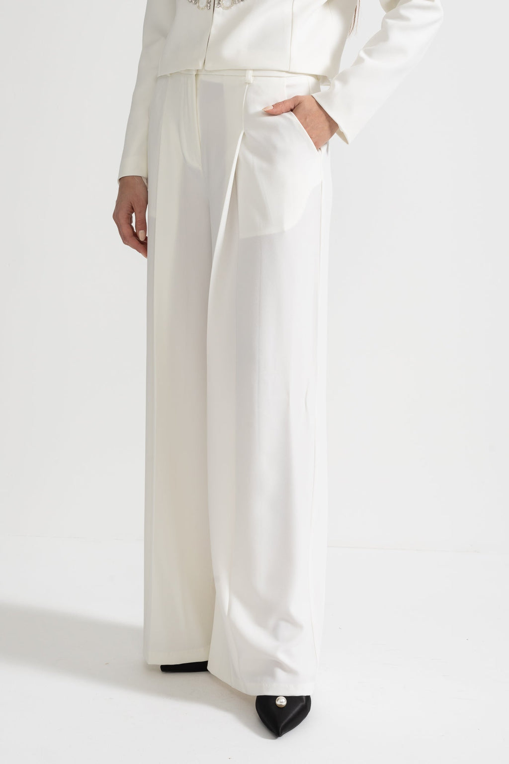 Embellished Jacket and Wide-Leg Trousers Co-Ord Set with Ornate Beadwork - White
